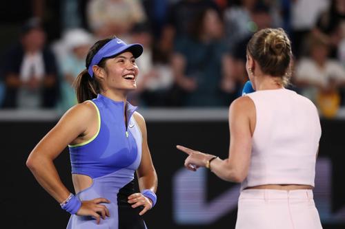 Emma Răducanu, impresionată de un fan la Australian Open/Foto: Getty Images