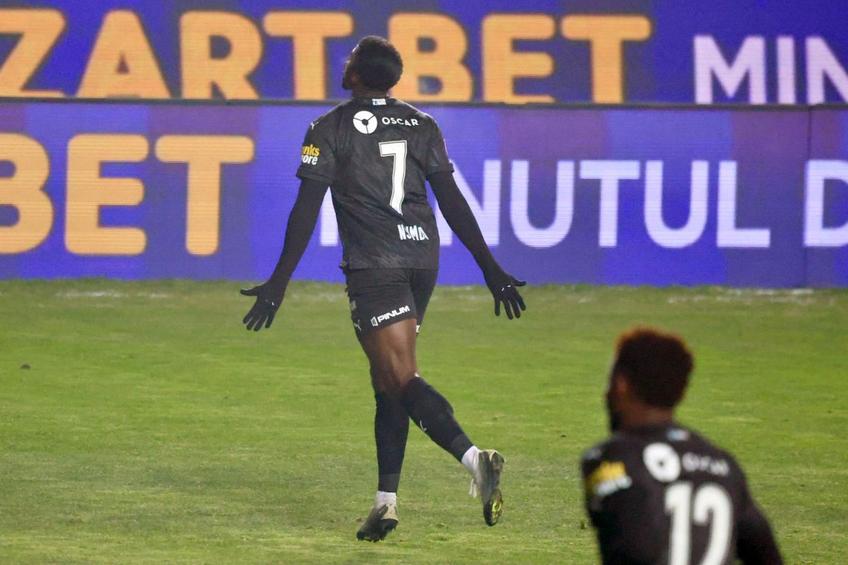 Steven Nsimba, în Petrolul - Universitatea Craiova // FOTO: Ionuț Iordache (GSP.ro)