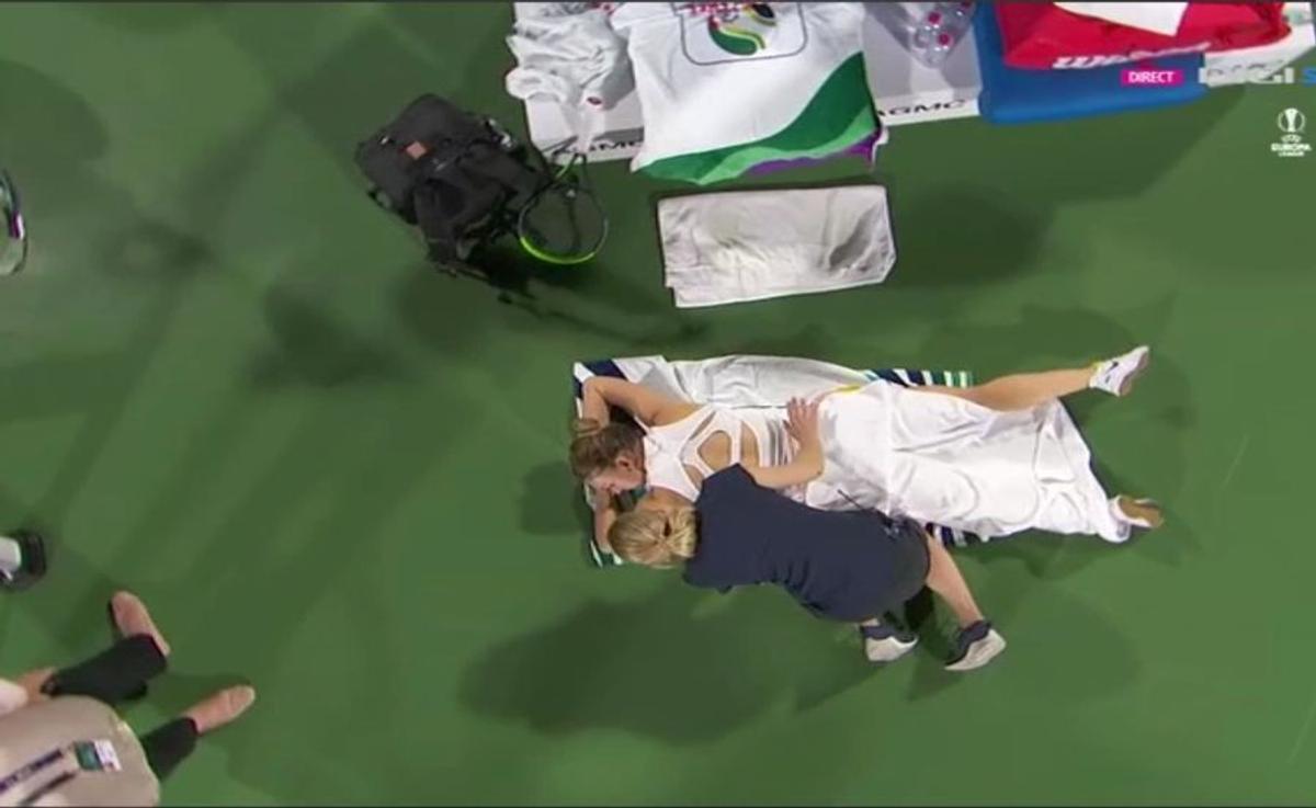 SIMONA HALEP - ONS JABEUR // FOTO Halep, probleme medicale la Dubai! Durerile la spate i-au dat emoții Simonei