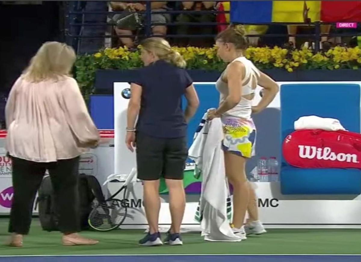 SIMONA HALEP - ONS JABEUR // FOTO Halep, probleme medicale la Dubai! Durerile la spate i-au dat emoții Simonei