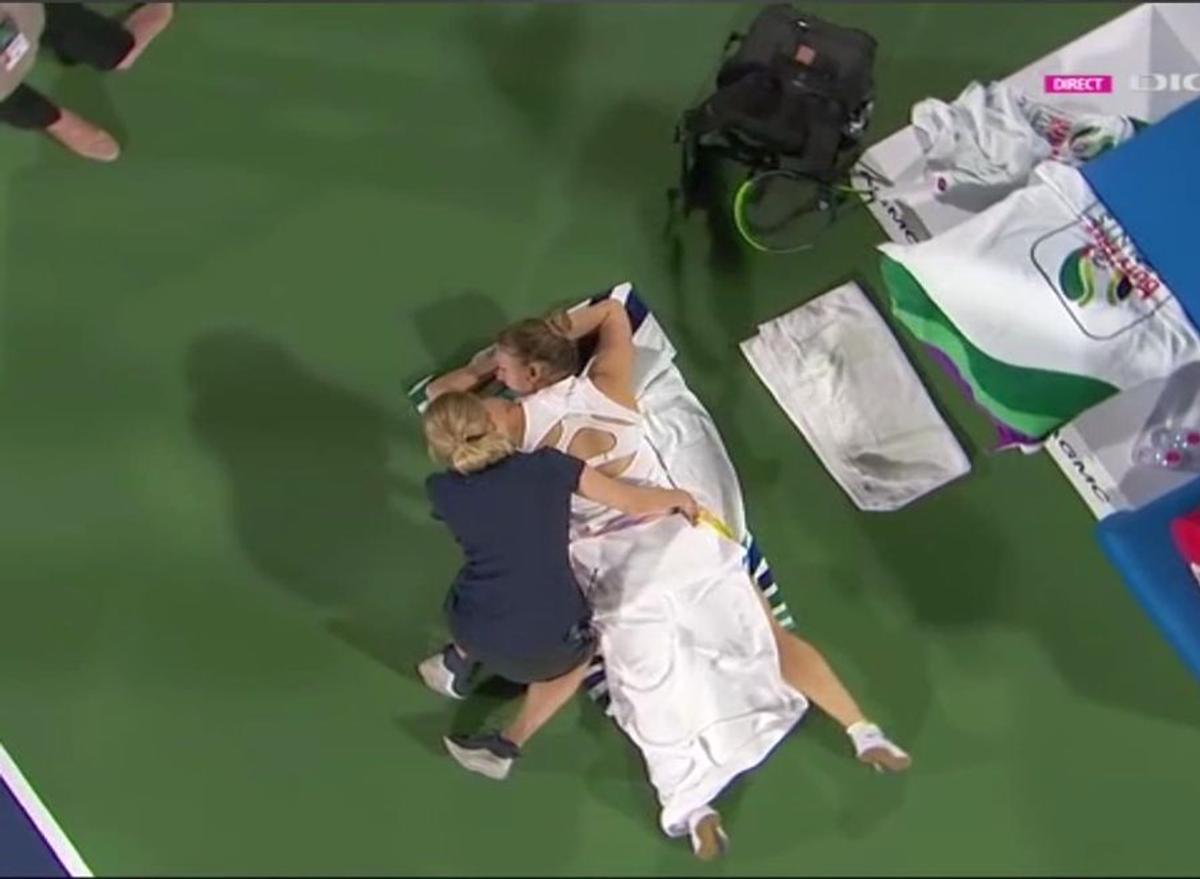 SIMONA HALEP - ONS JABEUR // FOTO Halep, probleme medicale la Dubai! Durerile la spate i-au dat emoții Simonei