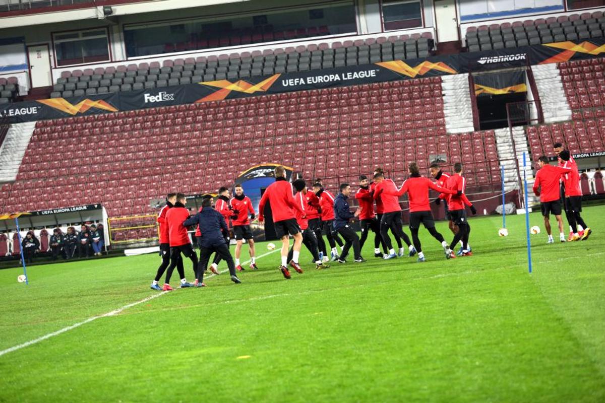 CFR CLUJ - FC SEVILLA // VIDEO Julen Lopetegui a analizat meciul din „Gruia”: „CFR are o echipă competitivă” » Ce a spus despre starea terenului