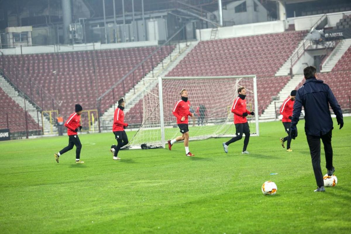 CFR CLUJ - FC SEVILLA // VIDEO Julen Lopetegui a analizat meciul din „Gruia”: „CFR are o echipă competitivă” » Ce a spus despre starea terenului