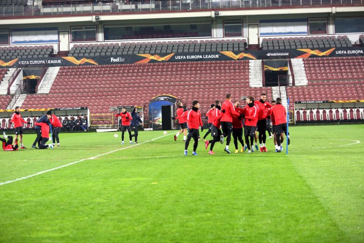 CFR CLUJ - FC SEVILLA // VIDEO Julen Lopetegui a analizat meciul din „Gruia”: „CFR are o echipă competitivă” » Ce a spus despre starea terenului