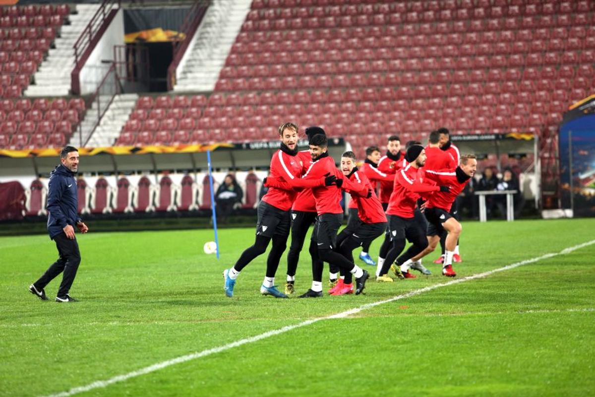 CFR CLUJ - FC SEVILLA // VIDEO Julen Lopetegui a analizat meciul din „Gruia”: „CFR are o echipă competitivă” » Ce a spus despre starea terenului