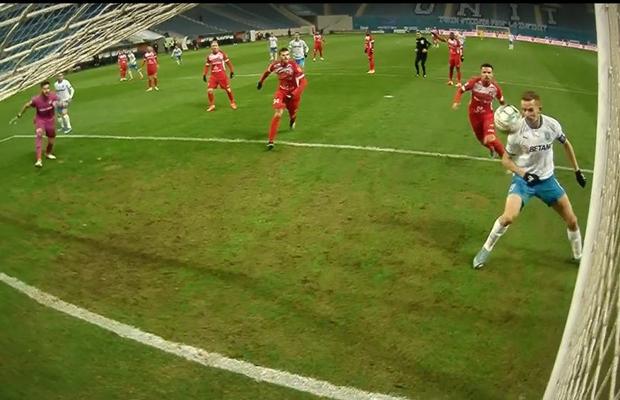 FOTO Alexandru Cicâldău și Nicușor Bancu, ratări incredibile la aceeași fază! Mingea s-a plimbat pe linia porții