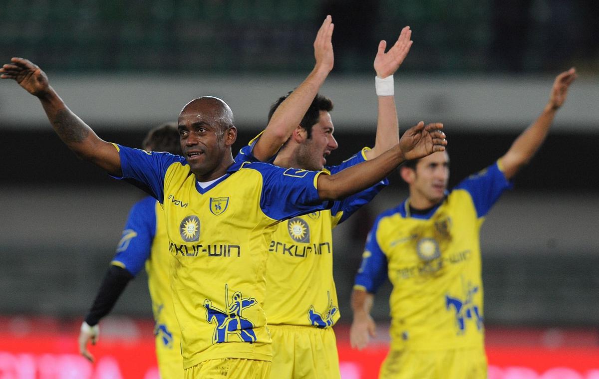 Povestea fotbalistului cu dublă identitate, care a devenit o legendă a fotbalului italian » Cine a fost Luciano, devenit pe fals Eriberto, un jucător cu trei ani mai tânăr