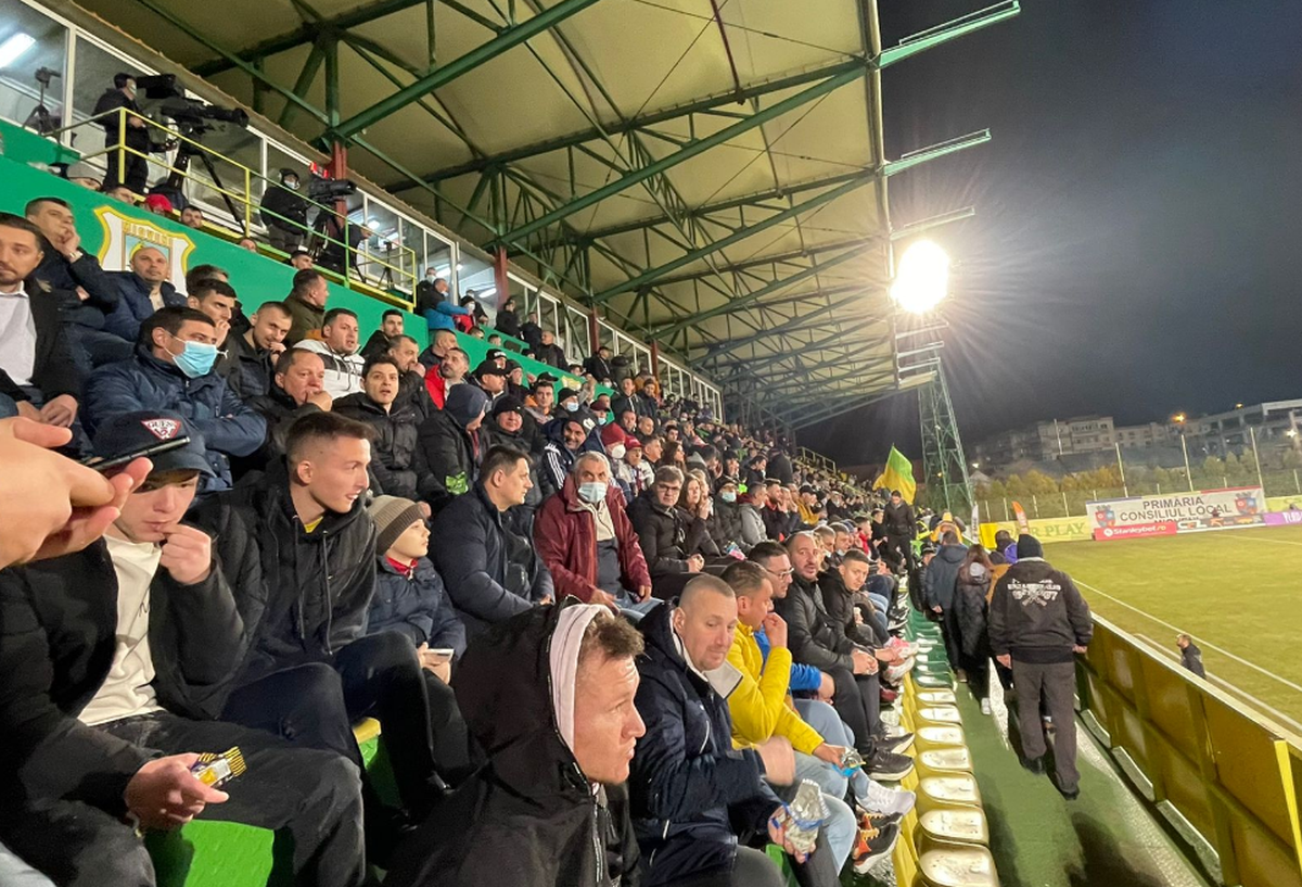 Stadion arhiplin la CS Mioveni - FCSB // foto: Vlad Nedelea & Cristi Preda