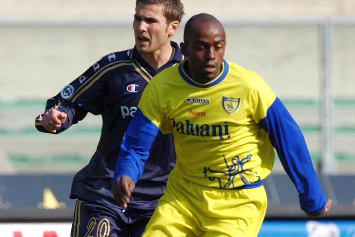 Povestea fotbalistului cu dublă identitate, care a devenit o legendă a fotbalului italian » Cine a fost Luciano, devenit pe fals Eriberto, un jucător cu trei ani mai tânăr