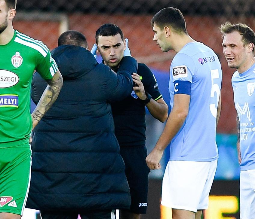 În minutul 6 al partidei FC Voluntari - Sepsi, la 0-0, „centralul” Ovidiu Hațegan a fost lovit involuntar de Vadim Rață și a avut nevoie de câteva zeci de secunde pentru a-și reveni.