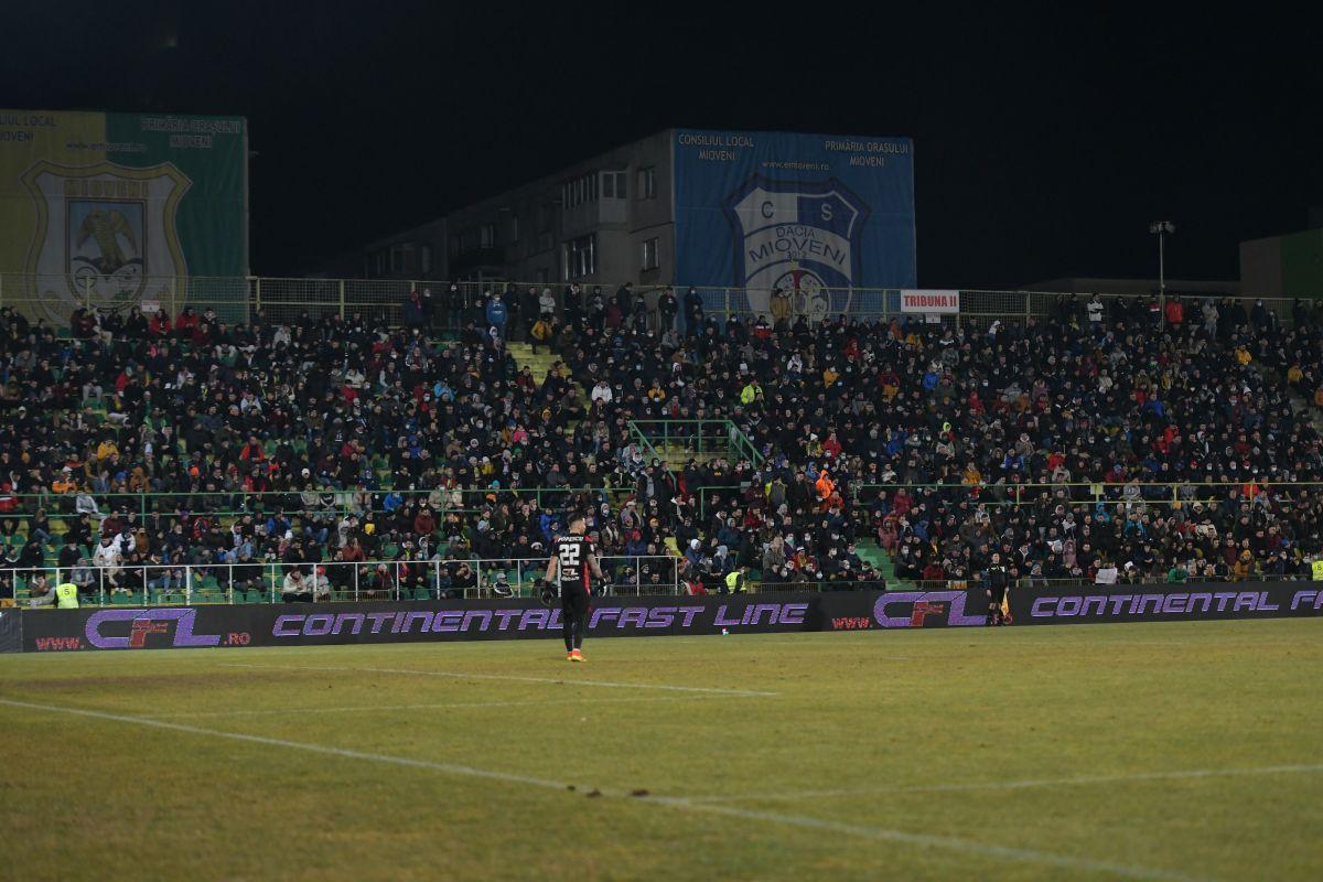 Stadion arhiplin la CS Mioveni - FCSB // foto: Vlad Nedelea & Cristi Preda