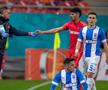 Florinel Coman ia o pastilă de la medic în FCSB - CS Universitatea Craiova / FOTO: Raed Krishan (GSP.ro)
