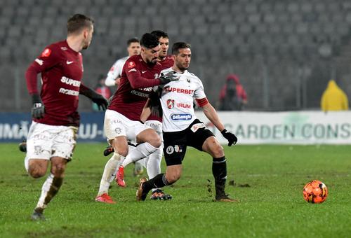 Universitatea Cluj a emis un comunicat oficial în care se plânge de un arbitraj potrivnic în acest sezon.  / FOTO: Imago