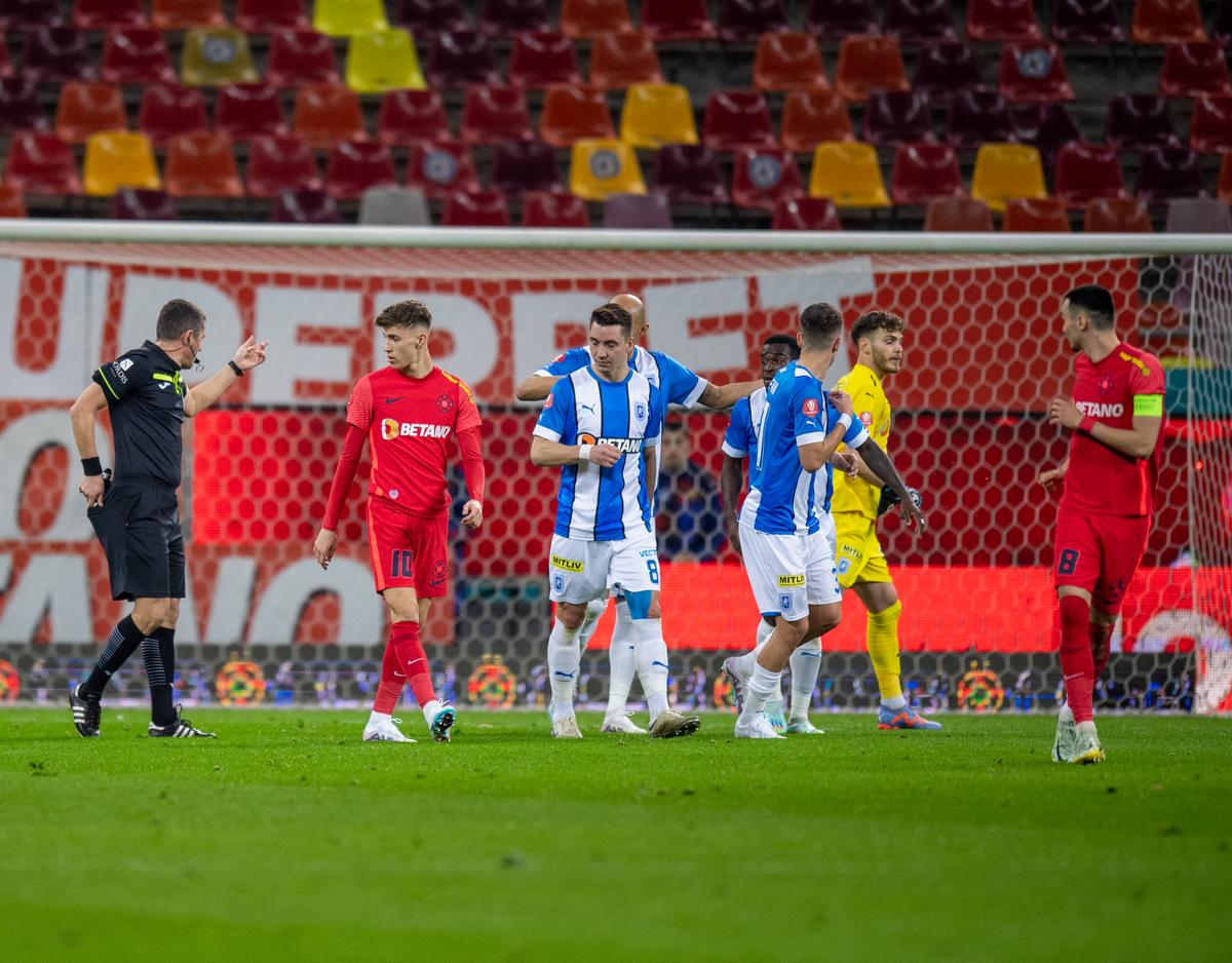 FCSB - CS Universitatea Craiova 1-1 » Cronică de Cristian Geambașu: „Târnovanu a dat, Târnovanu a luat”