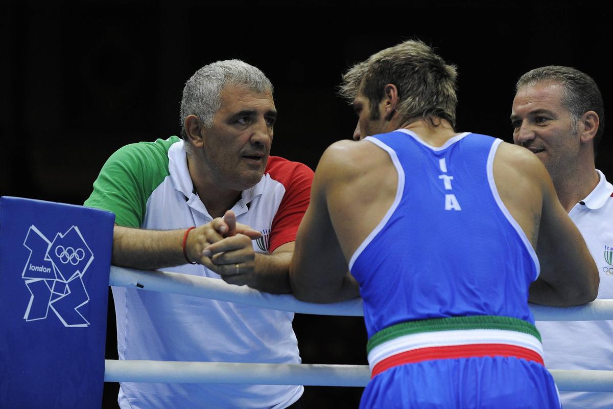 „Am dat mâna cu șeful mafiei Gambino” » Interviu de la Ploiești cu o legendă a boxului: acuzat de aranjament pentru a ajunge la Mike Tyson