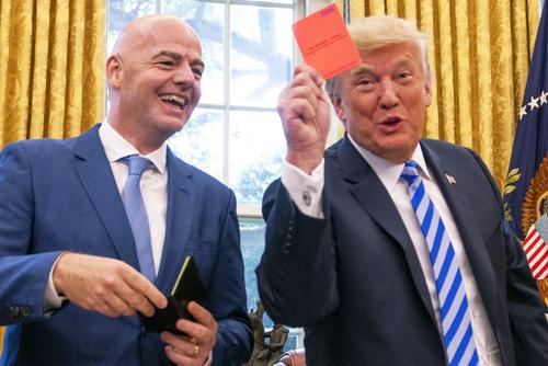 Donald Trump și Gianni Infantino au o relație apropiată / Sursă foto: Imago Images