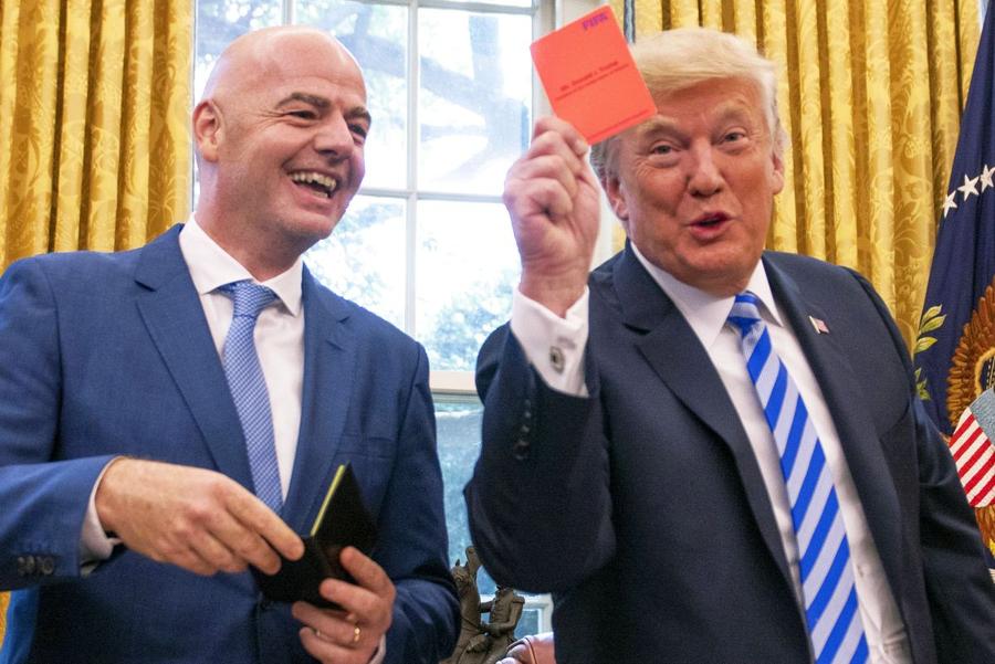 Donald Trump și Gianni Infantino au o relație apropiată / Sursă foto: Imago Images Contre la vârful fotbalului! Aleksander Ceferin e împotriva extinderii numărului de echipe pentru Campionatul Mondial din 2030
