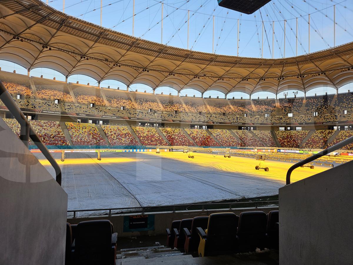 Suporterii FCSB l-au ascultat pe Mihai Stoica » Imaginile serii, pe Arena Națională: câți au venit la deszăpezire