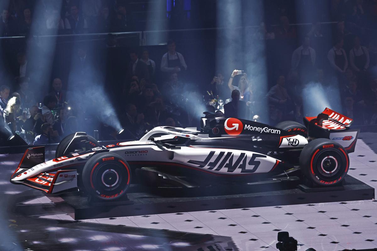 Echipele de Formula 1 și-au prezentat noile mașini