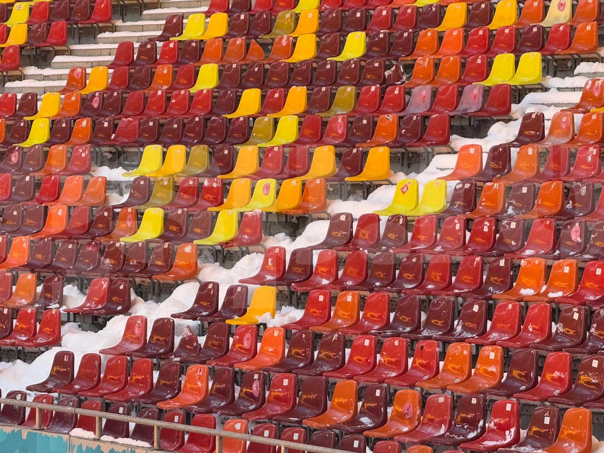 Suporterii FCSB l-au ascultat pe Mihai Stoica » Imaginile serii, pe Arena Națională: câți au venit la deszăpezire