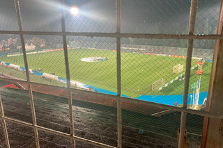 Imagini-șoc în Conference League! Suporteri „băgați la închisoare”
