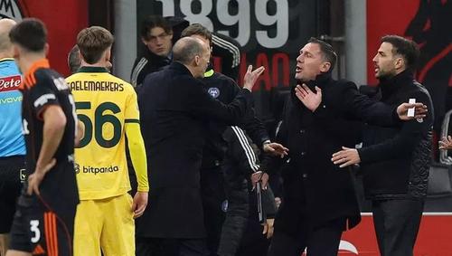 Massimiliano Allegri îl ceartă pe Cesc Fabregas din cauza lui Saelemaekers