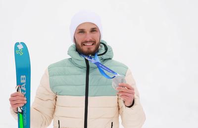 Prima medalie pentru un sportiv neutru din Rusia: „Este greu, pentru că văd alți sportivi cu steagurile țărilor lor”