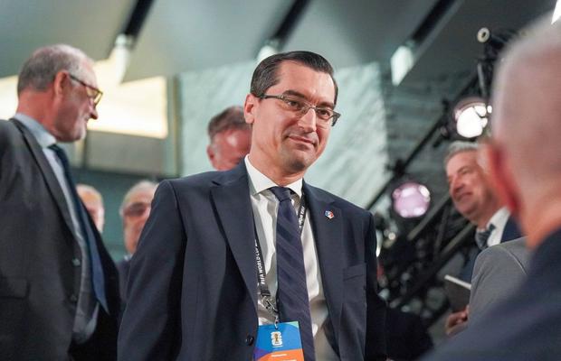Un nume-surpriză și-a anunțat public candidatura la șefia FRF: crede că are o șansă în fața lui Răzvan Burleanu