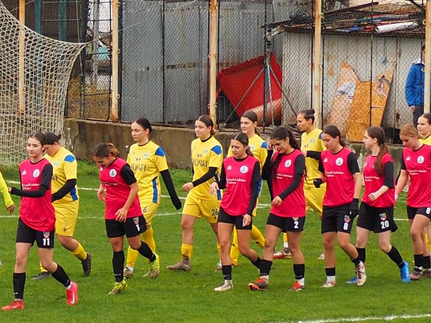 Imagini de la ACS Prahova Ploiești - Petrolul Ploiești, Estera Prunar (numărul 8)