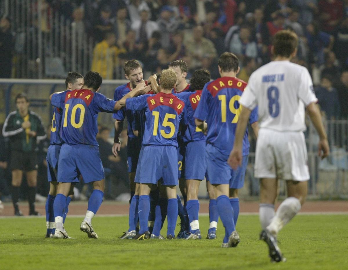 20 de ani de la sezonul UEFAntastic reușit de FCSB! » Ce s-a întâmplat atunci în grupă e incredibil + schimbarea de antrenor venită de nicăieri