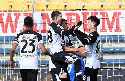 Ce veste au primit Dennis Man și Valentin Mihăilă înainte de următorul duel din Serie A » Ce sprijin vor avea la partida cu Genoa