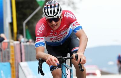 Milano-San Remo dă startul curselor grele în primăvara ciclistă: cine îi poate bate pe Van der Poel, Van Aert și Alaphilippe?