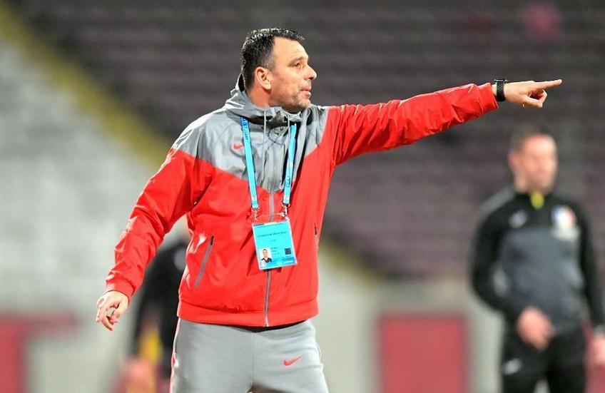 FCSB a învins-o pe CFR Cluj, scor 3-0, în derby-ul finalului de sezon regulat din Liga 1. Toni Petrea, antrenorul roș-albaștrilor, își laudă jucătorii pentru repriza a doua, când s-au reușit toate golurile.