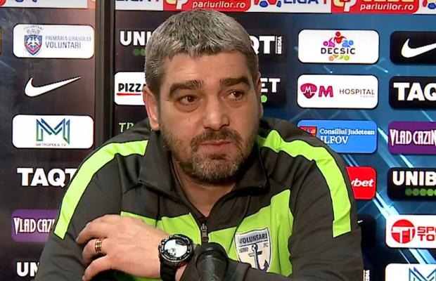 Conferința lui Ciobotariu, bruiată de manele: „Au înnebunit ăștia!” :))