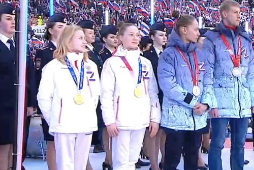 Vladislava Urazova și Viktoria Listunova / Sursă foto: Twitter @TheMedalCount_