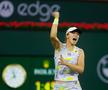 Simona Halep (30 de ani, locul 26 WTA) a fost învinsă de Iga Swiatek (20 de ani, 4 WTA), scor 6-7(6), 4-6, în prima semifinală WTA a turneului de la Indian Wells! Mai jos, prima reacție a polonezei de la final.