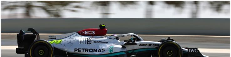 Sus, Mercedes W13 în Bahrain. Jos, la Barcelona // foto: Guliver/gettyimages & Imago Images
