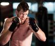 De la Chelsea, în cușcă » Fostul jucător al londonezilor luptă acum în MMA