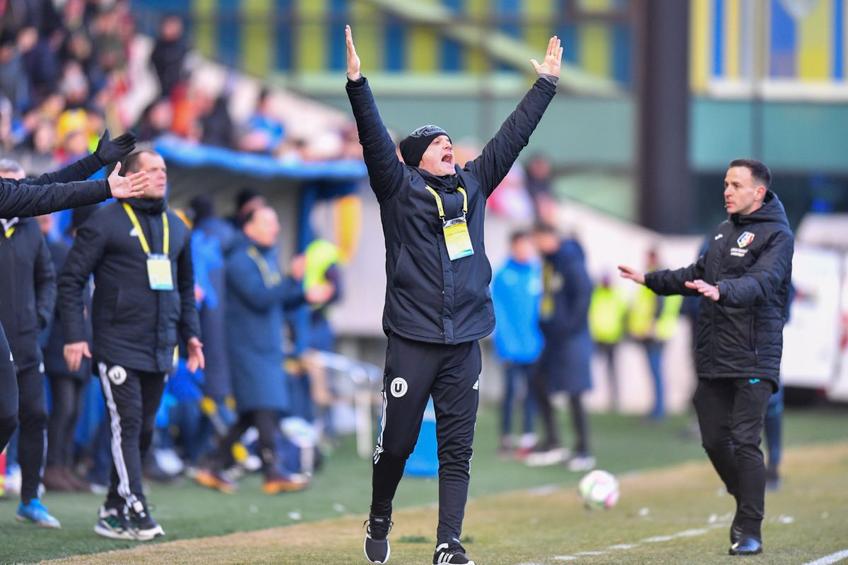 Erik Lincar (43 de ani), antrenorul divizionarei secunde Universitatea Cluj, a răbufnit la adresa arbitrajului, după remiza cu Petrolul, scor 0-0, din prima rundă a play-off-ului.