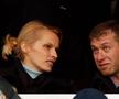 Fosta soție a lui Roman Abramovich se ascunde în vila din Londra de teamă că-și va pierde averea de 500 de milioane de lire. Detalii incredibile