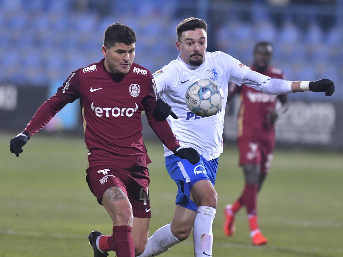 N-a uitat poezia :)) Dan Petrescu, după ce s-a împiedicat de Hagi: „E incredibil ce pățim!”