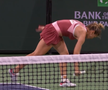 Criză de nervi: Halep a rupt racheta în semifinala cu Swiatek!
