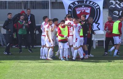 9 detalii de la Dinamo - Buzău » Cum s-a descurcat debutantul de 16 ani, momentul impresionant de la start + ce au cerut fanii la final
