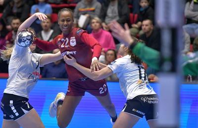 Rapid a pierdut pe terenul lui Krim, în turul play-off-ului pentru „sferturile” Ligii Campionilor » Totul se decide în returul de la București