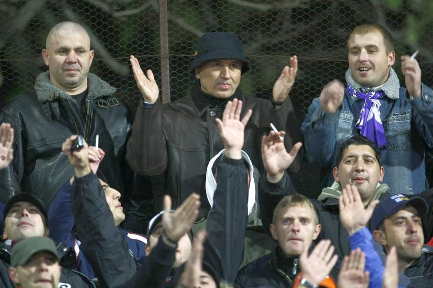 Imagini de colecție cu George Copos în peluză la Dinamo - Rapid, în 2007