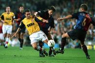 Poveștile dramatice ale legendei » Trimis forțat în armată. Alergie la iarbă. Van Gaal nu l-a vrut și haosul Barcelona