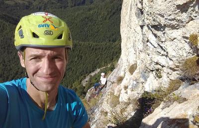 „Colegul nostru a căzut și a murit, dar noi am continuat” » Românul care a urcat pe Everest își spune povestea: pasiunea lui l-a costat o avere