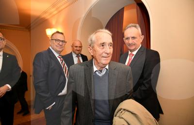 „Fără Valentin Ceaușescu, România nu ar fi avut câștigătoare de Cupa Campionilor” » Discurs elogios despre fiul lui Nicolae Ceaușescu: „Te-ai lipi de sufletul lui”