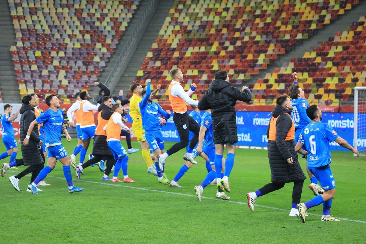 Toți o bat pe Dinamo! Universitatea Craiova revine pe primul loc, deși a jucat o repriză în inferioritate pe Arenă!