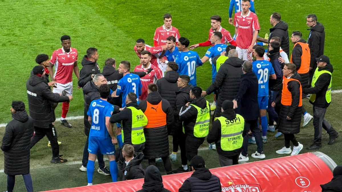 Altercație generală în Dinamo - Universitatea Craiova